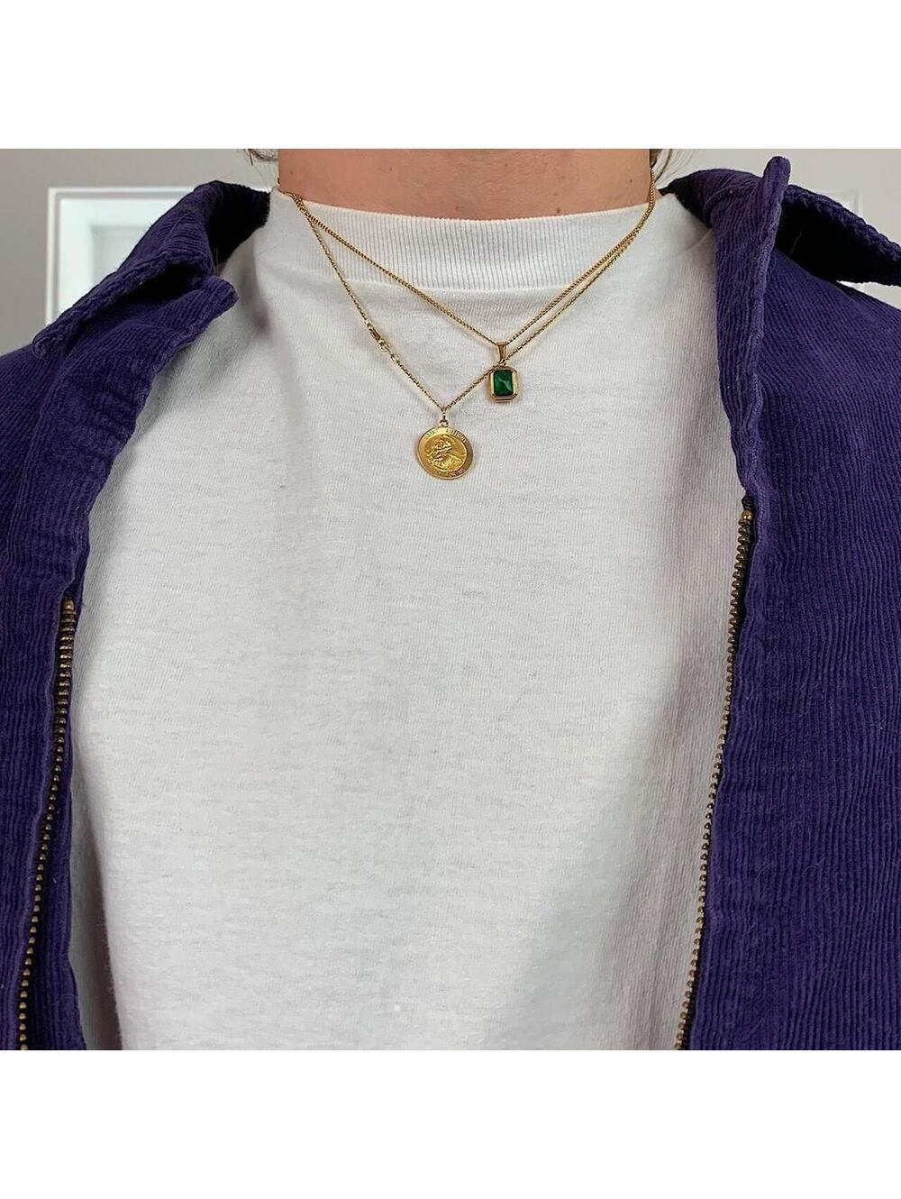 Stainless steel Classy Gold Chain Green jewel pendant necklace. Chain is